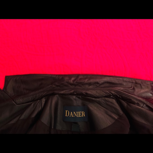 Danier leather jacket.Very good condition. - Picture 4 of 9